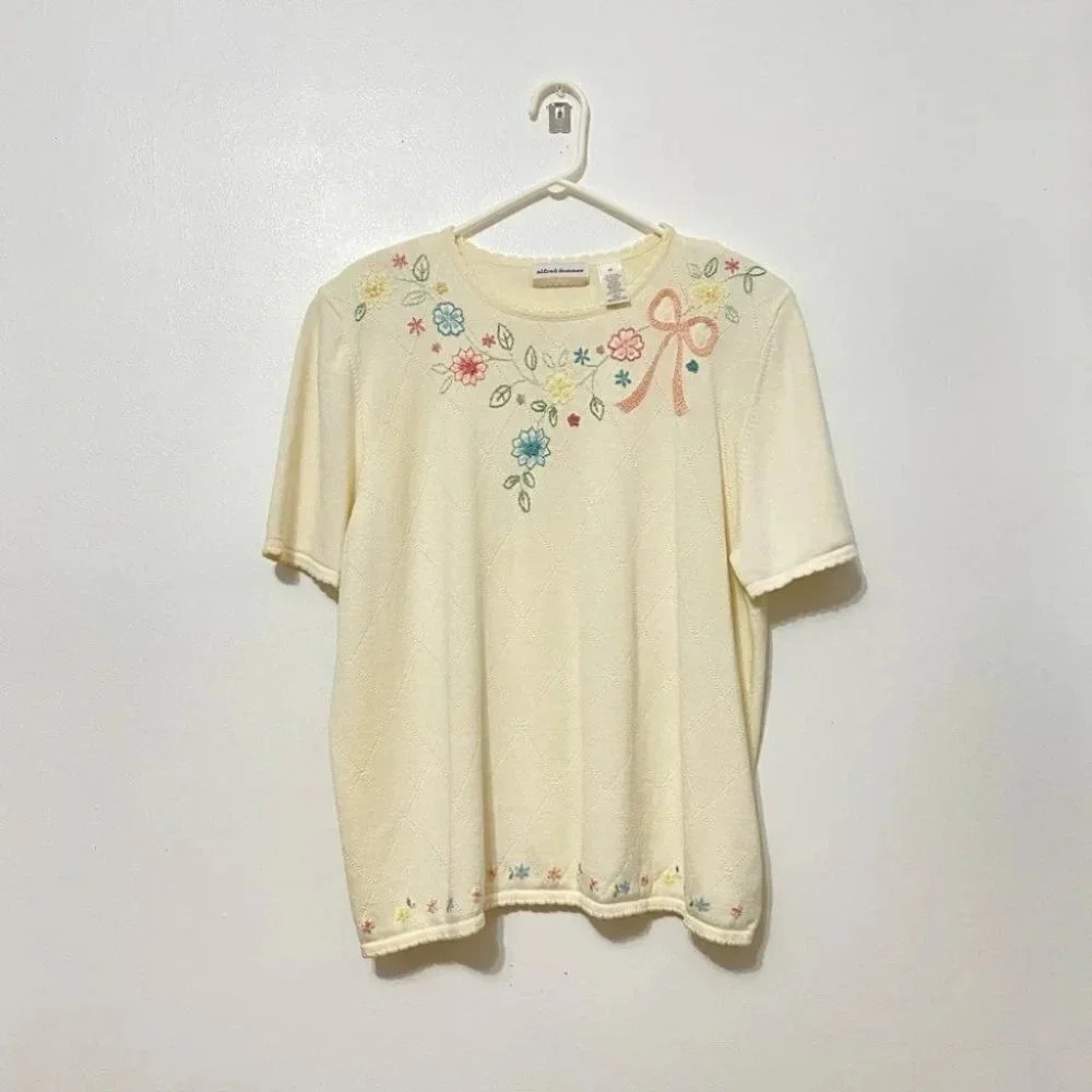 Vintage - Alfred Dunner Embroidered Short Sleeve Sweater